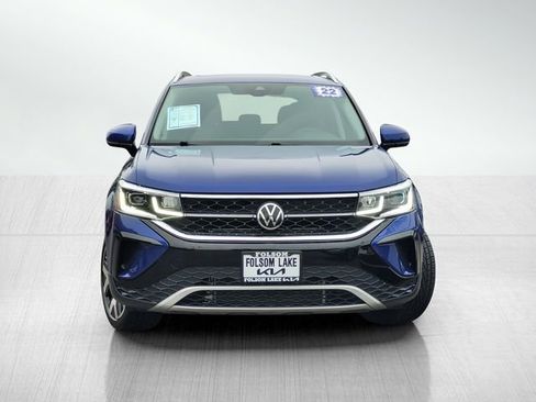 Used 2022 Volkswagen Taos SEL image 2