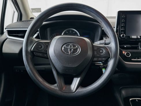 Used 2021 Toyota Corolla LE FWD image 17