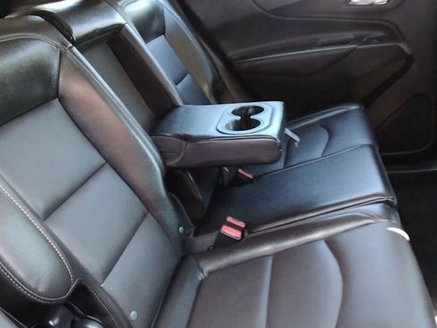 Used 2021 Chevrolet Equinox LT AWD/4WD image 12