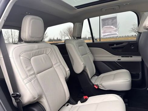 Used 2025 Lincoln Aviator Reserve w/ Illumination Package image 26