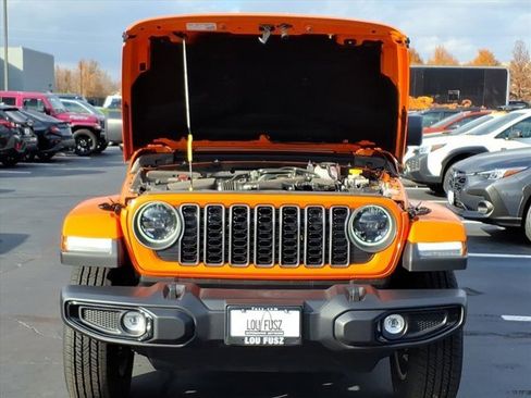 New 2025 Jeep Gladiator Sport image 21