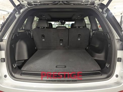 New 2025 Jeep Grand Cherokee Limited image 7