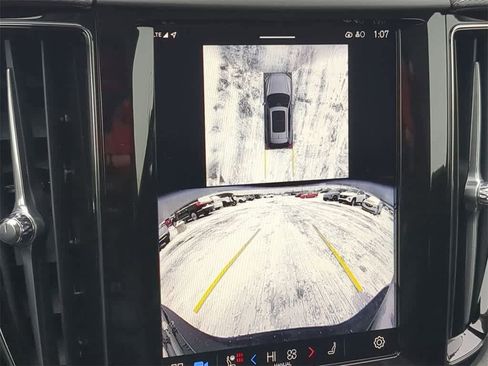 Used 2025 Volvo XC60 B5 Ultra image 28