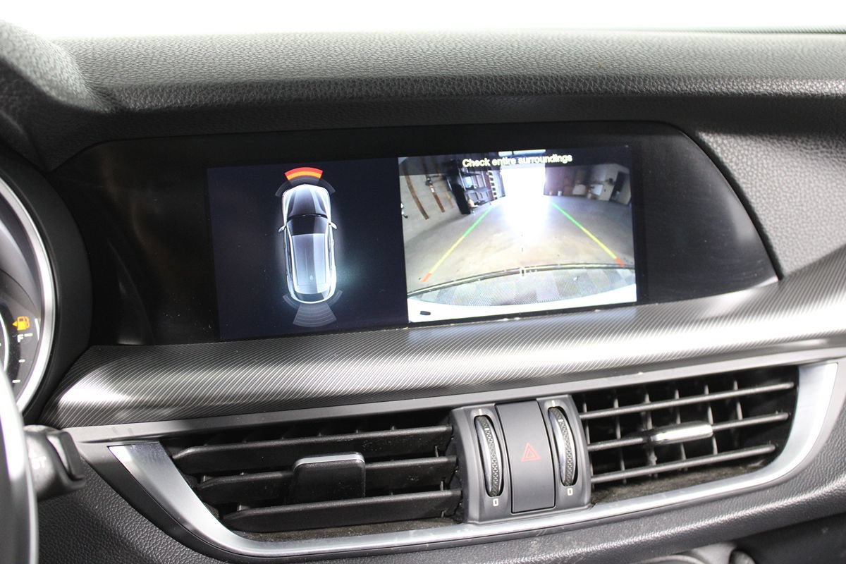 Used 2023 Alfa Romeo Stelvio Veloce AWD/4WD image 23