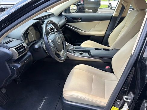 Used 2015 Lexus IS 250 w/ Navigation System Package RWD image 9
