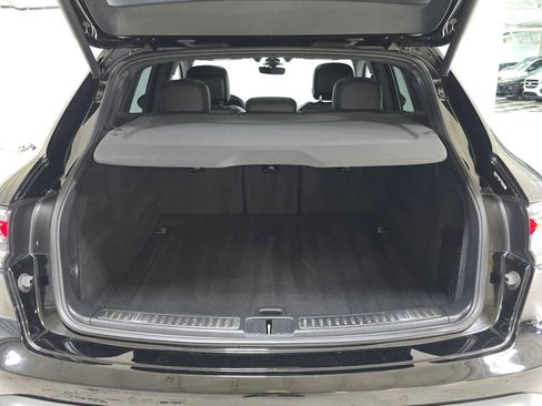 Used 2025 Porsche Macan AWD/4WD image 14