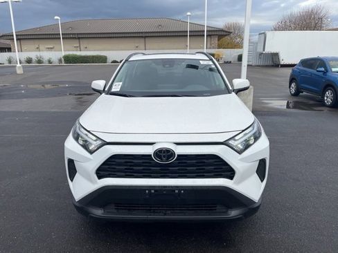 Used 2025 Toyota RAV4 XLE image 2