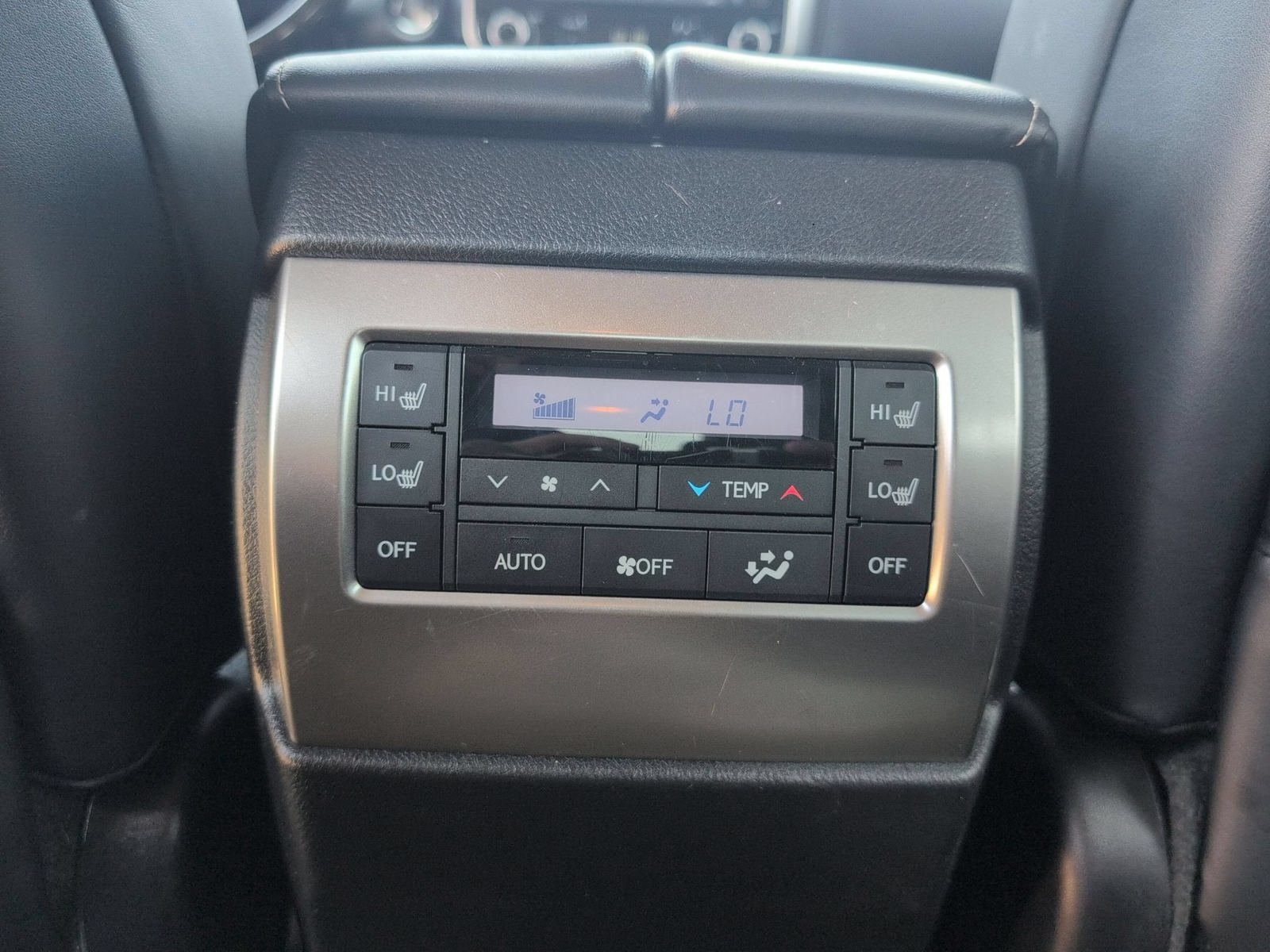 Used 2023 Lexus GX 460 Luxury w/ Sport Design Package AWD/4WD image 27