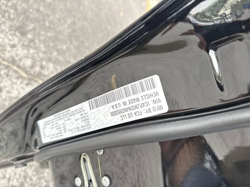 Used 2022 Jeep Cherokee Limited image 30