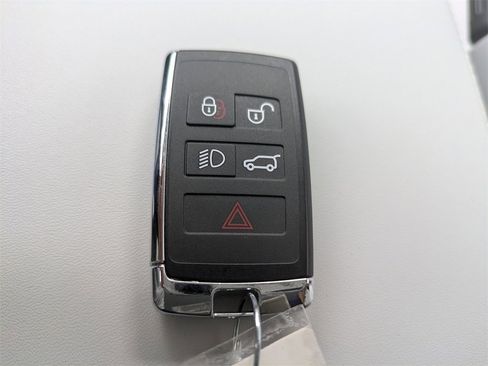 Used 2024 Land Rover Range Rover Sport SE image 34