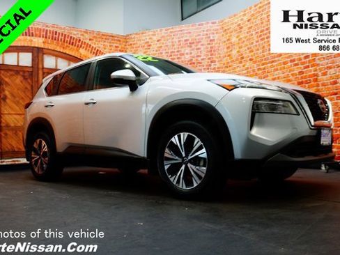 Used 2022 Nissan Rogue SV image 1