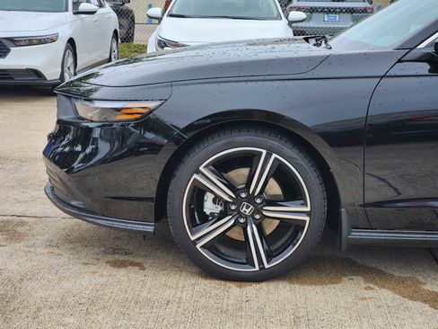 Used 2024 Honda Accord Sport image 8