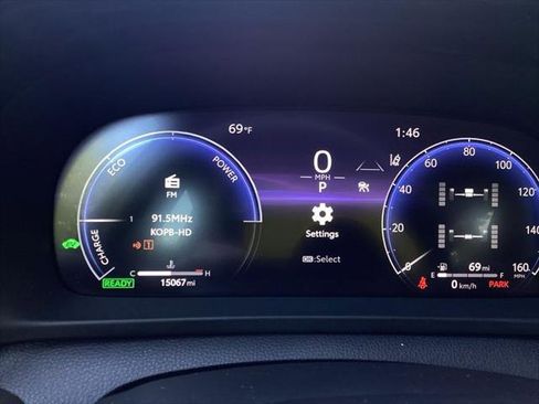 Certified 2025 Toyota Crown Signia AWD/4WD image 11