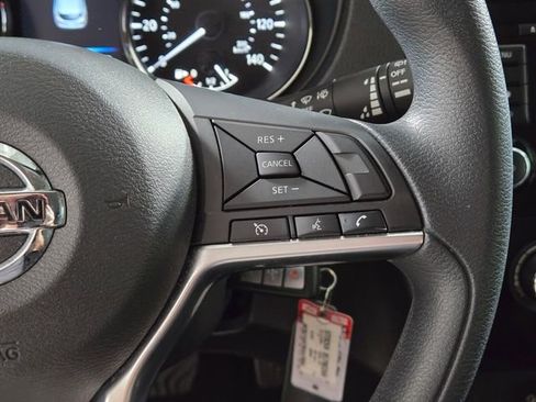 Used 2022 Nissan Rogue Sport S image 32