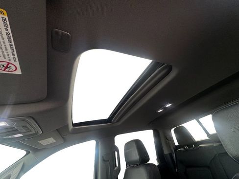 Used 2021 GMC Sierra 2500 Denali w/ Denali Ultimate Package image 11