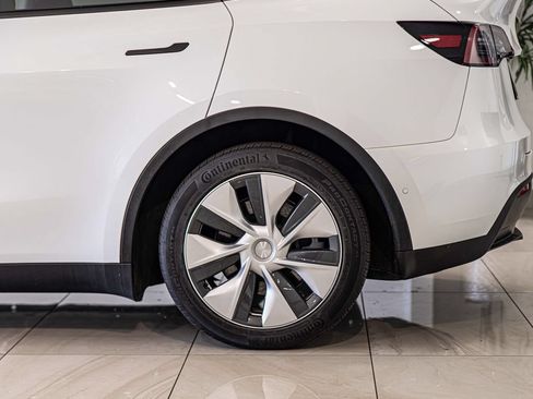 Used 2021 Tesla Model Y Long Range AWD/4WD image 8