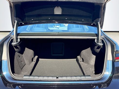 New 2026 BMW 750e xDrive image 12