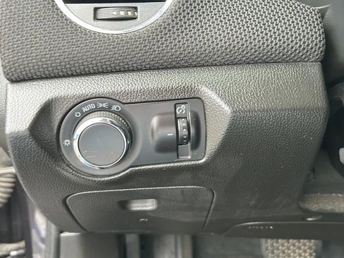 Used 2016 Chevrolet Cruze LT FWD image 21