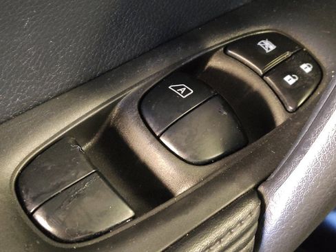 Used 2019 Nissan Rogue Sport SL image 27