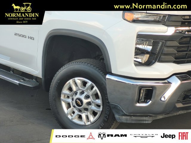 Used 2025 Chevrolet Silverado 2500 LT w/ Convenience Package AWD/4WD image 5