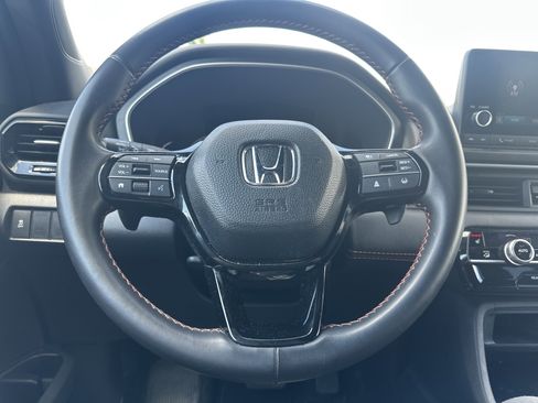 Certified 2025 Honda Pilot Sport image 18