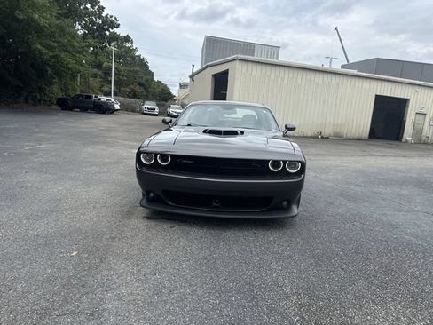 Used 2017 Dodge Challenger R/T Scat Pack RWD image 2