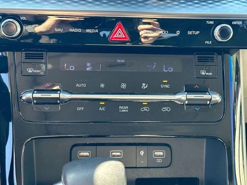 Used 2024 Kia Carnival SX Prestige image 23