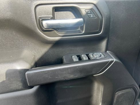 Used 2019 Chevrolet Silverado 1500 Custom Trail Boss w/ Custom Convenience Package image 17