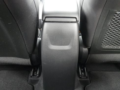 Used 2023 Hyundai Venue Limited FWD image 27