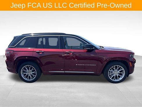 Used 2025 Jeep Grand Cherokee Summit AWD/4WD image 2
