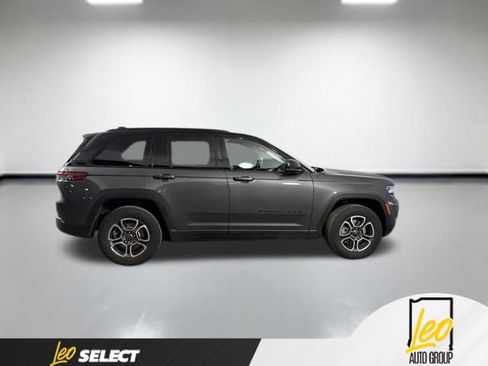 Used 2022 Jeep Grand Cherokee Trailhawk w/ Luxury Tech Group III AWD/4WD image 7