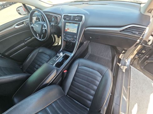 Used 2018 Ford Fusion SE w/ Fusion SE Technology Package image 30