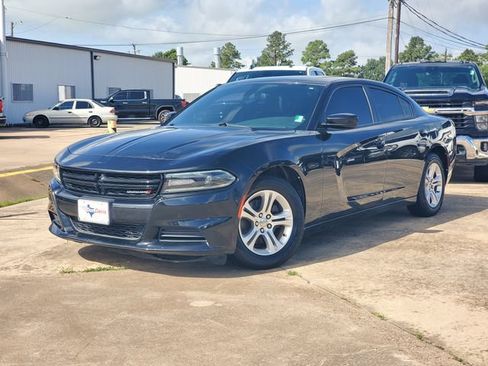 Used 2019 Dodge Charger SXT w/ Leather Interior Group RWD image 28