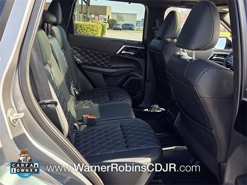 Used 2023 Mitsubishi Outlander SEL image 17