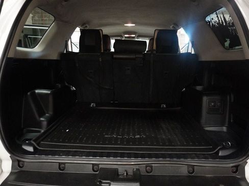 Used 2016 Toyota 4Runner SR5 AWD/4WD image 18