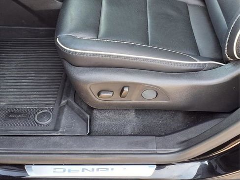 Used 2025 GMC Acadia Denali w/ LPO, Floor Liner Package image 20