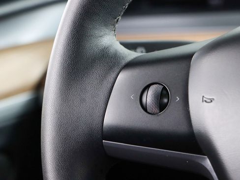 Used 2024 Tesla Model Y Long Range image 13