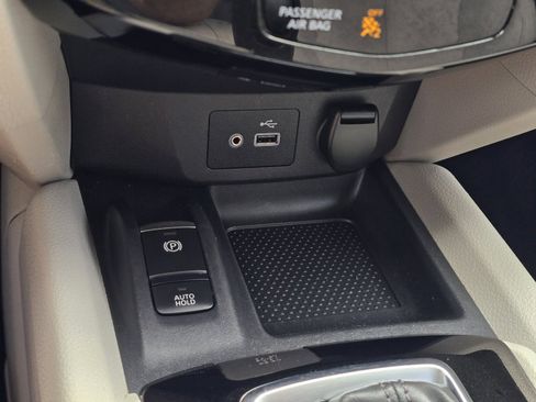 Used 2022 Nissan Rogue Sport SL FWD image 22