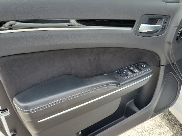 Used 2023 Chrysler 300 C RWD image 18