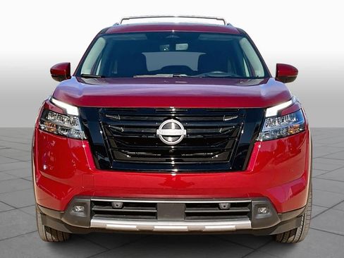 Used 2024 Nissan Pathfinder Platinum w/ Black Appearance Package image 3