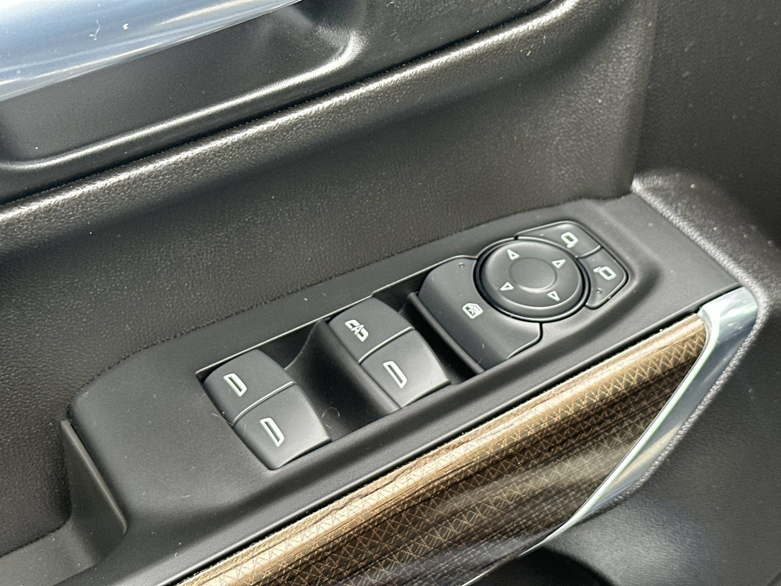Used 2019 Chevrolet Silverado 1500 RST AWD/4WD image 15
