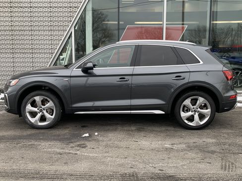 Certified 2023 Audi Q5 2.0T Premium Plus w/ Premium Plus Package AWD/4WD image 2