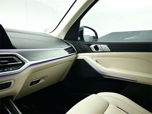 Used 2022 BMW X7 xDrive40i w/ Executive Package image 27