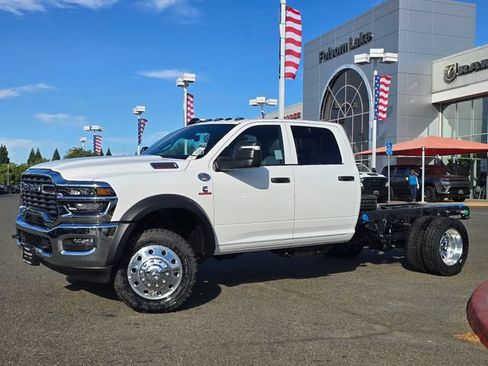 New 2026 RAM 5500 Tradesman AWD/4WD image 3