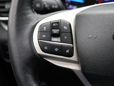 Used 2023 Ford Explorer XLT w/ Equipment Group 202A image 20