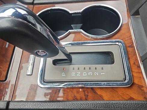 Used 2012 Lincoln Navigator 4WD image 20