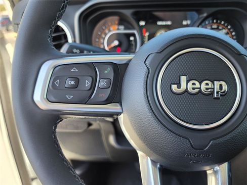 New 2026 Jeep Wrangler Unlimited Sahara AWD/4WD image 28