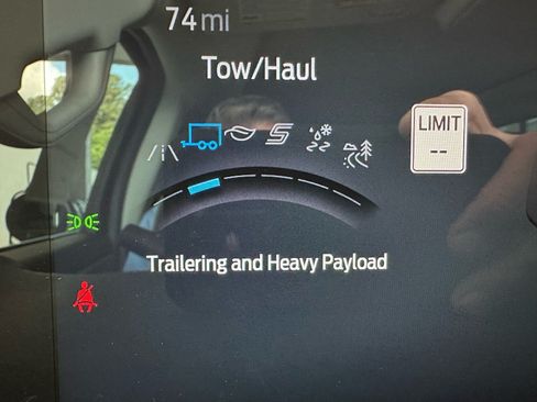 Used 2025 Ford Expedition Active AWD/4WD image 43