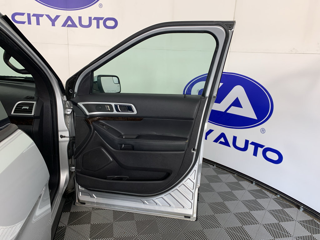 Used 2012 Ford Explorer Limited FWD image 38