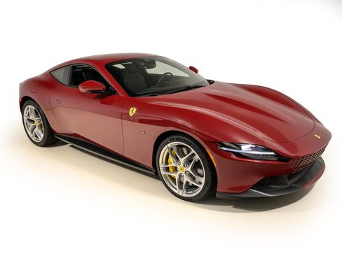 Certified 2022 Ferrari Roma RWD image 9